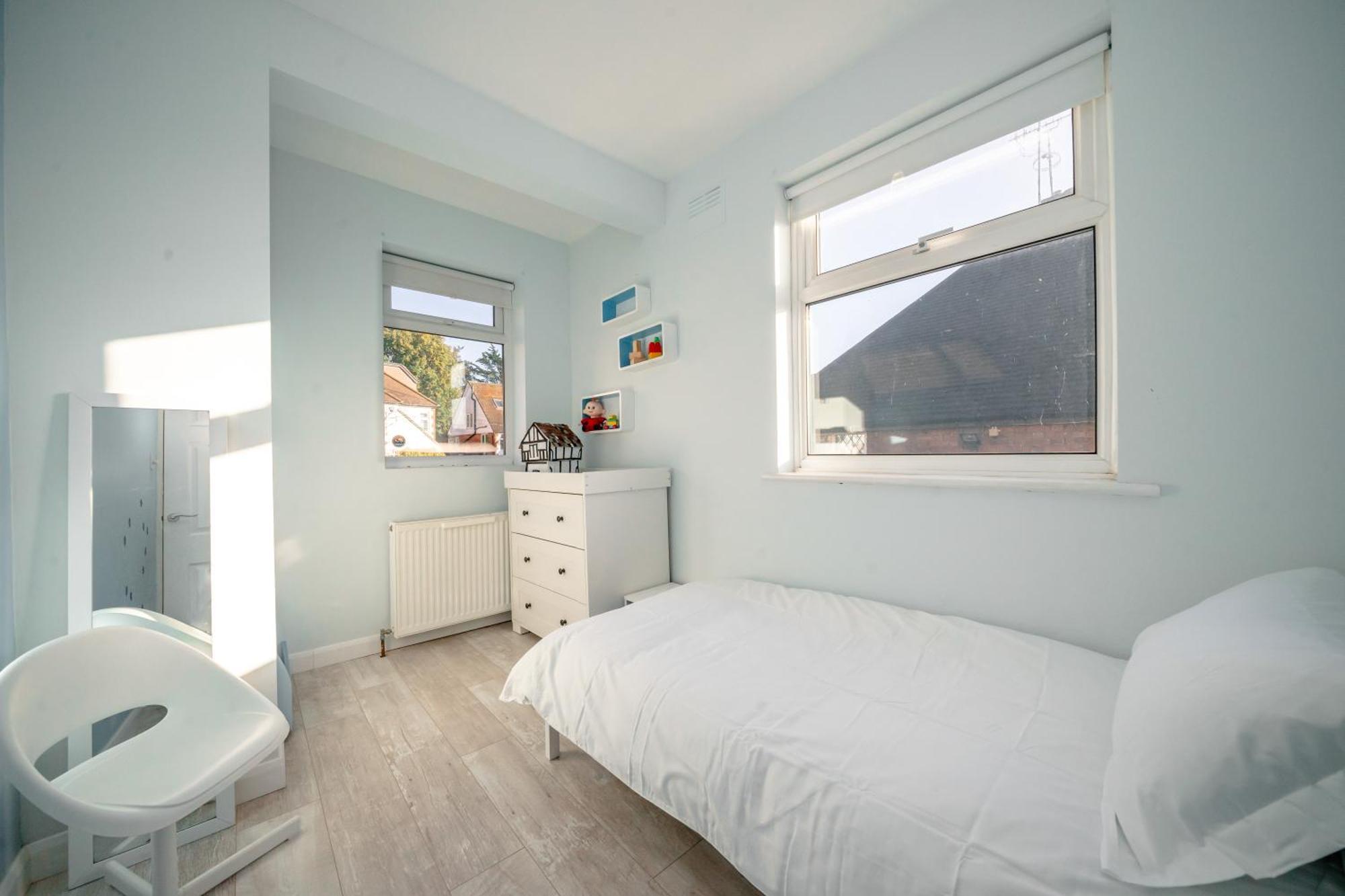 London & Forest Loughton  Luaran gambar