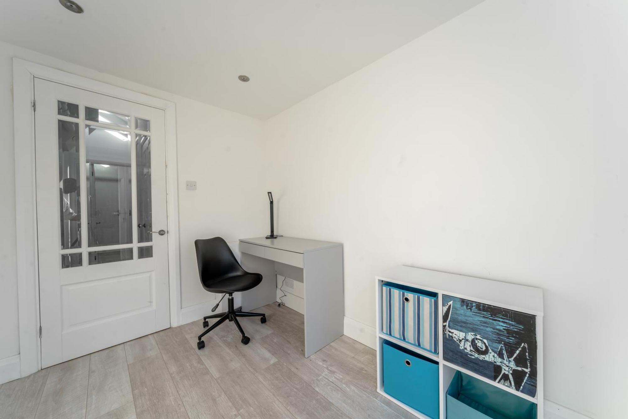 London & Forest Loughton  Luaran gambar